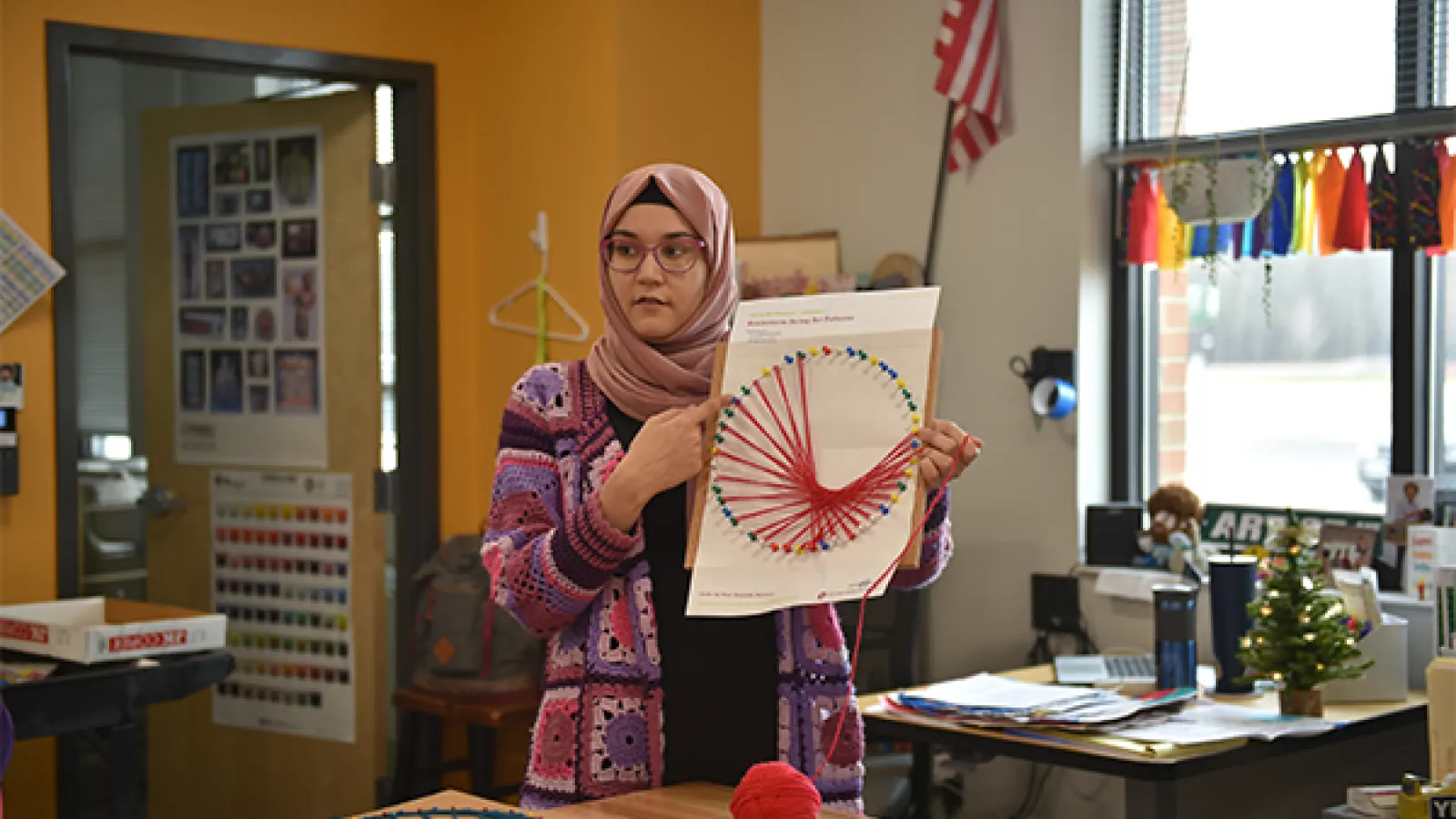 Noor Murteza Demonstrates fractals in an art exercise