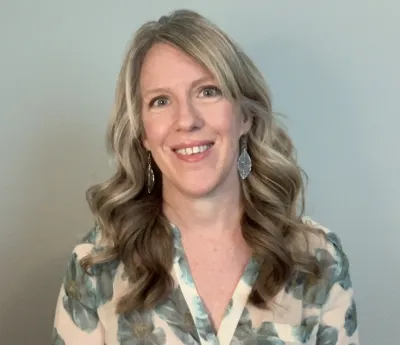 Headshot of Karen Munnelly
