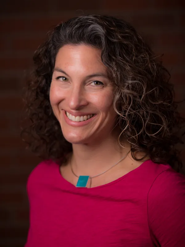 Headshot of Robin Gordon