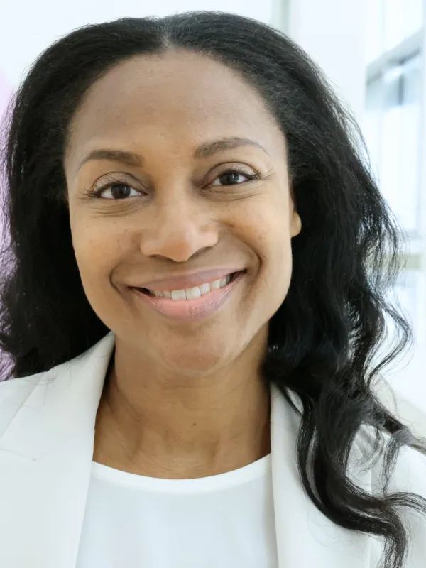 Headshot of Dionne Custer Edwards